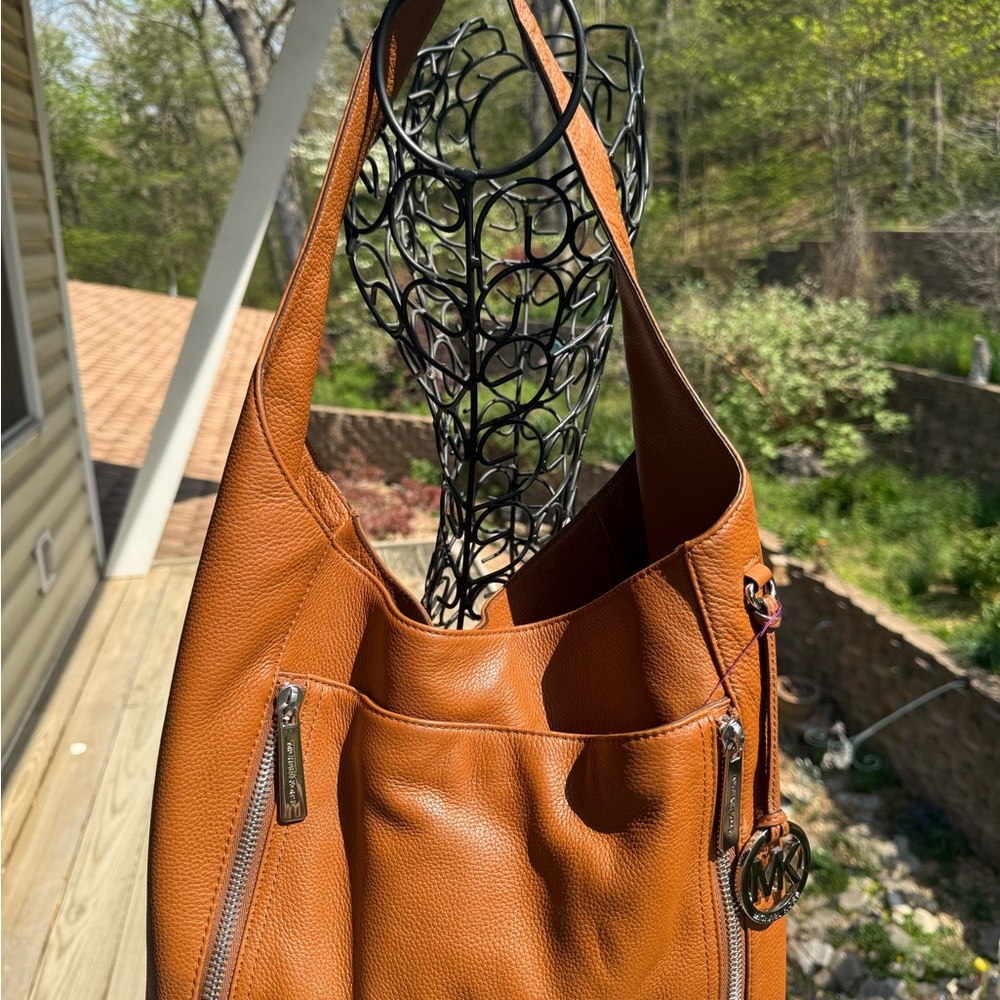Michael Kors Cognac Leather Shoulder Bag –‎ Chunky Hardware ✨👜